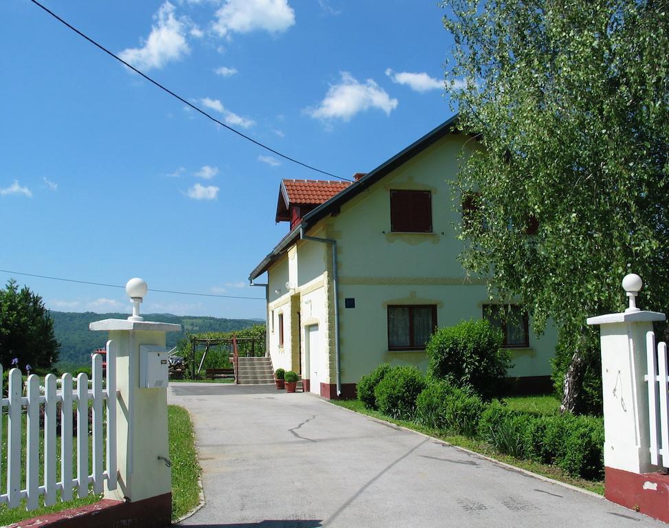 Apartments Vidos Drežnik Grad Rom bilde